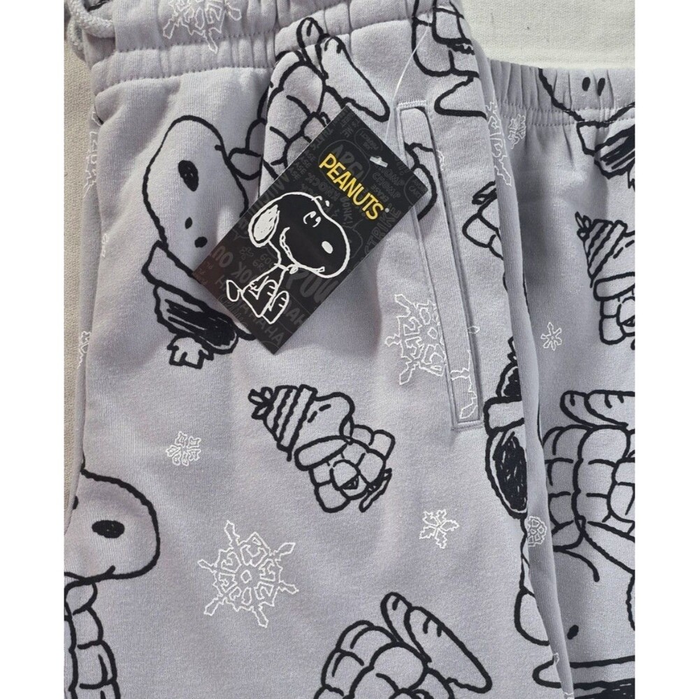 Snoopy Women’s New Graphic Gray Jogger XS